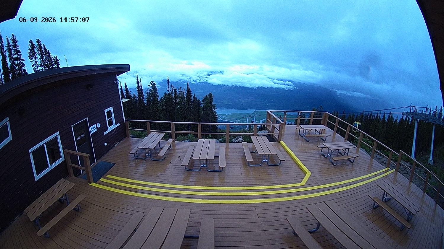 Webcam Revelstoke Mountain: Top Upper Gondola