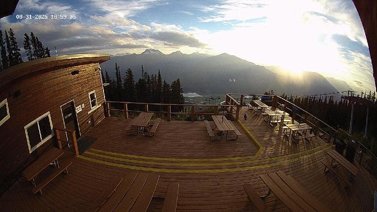 Webcam Revelstoke Mountain: Top Upper Gondola