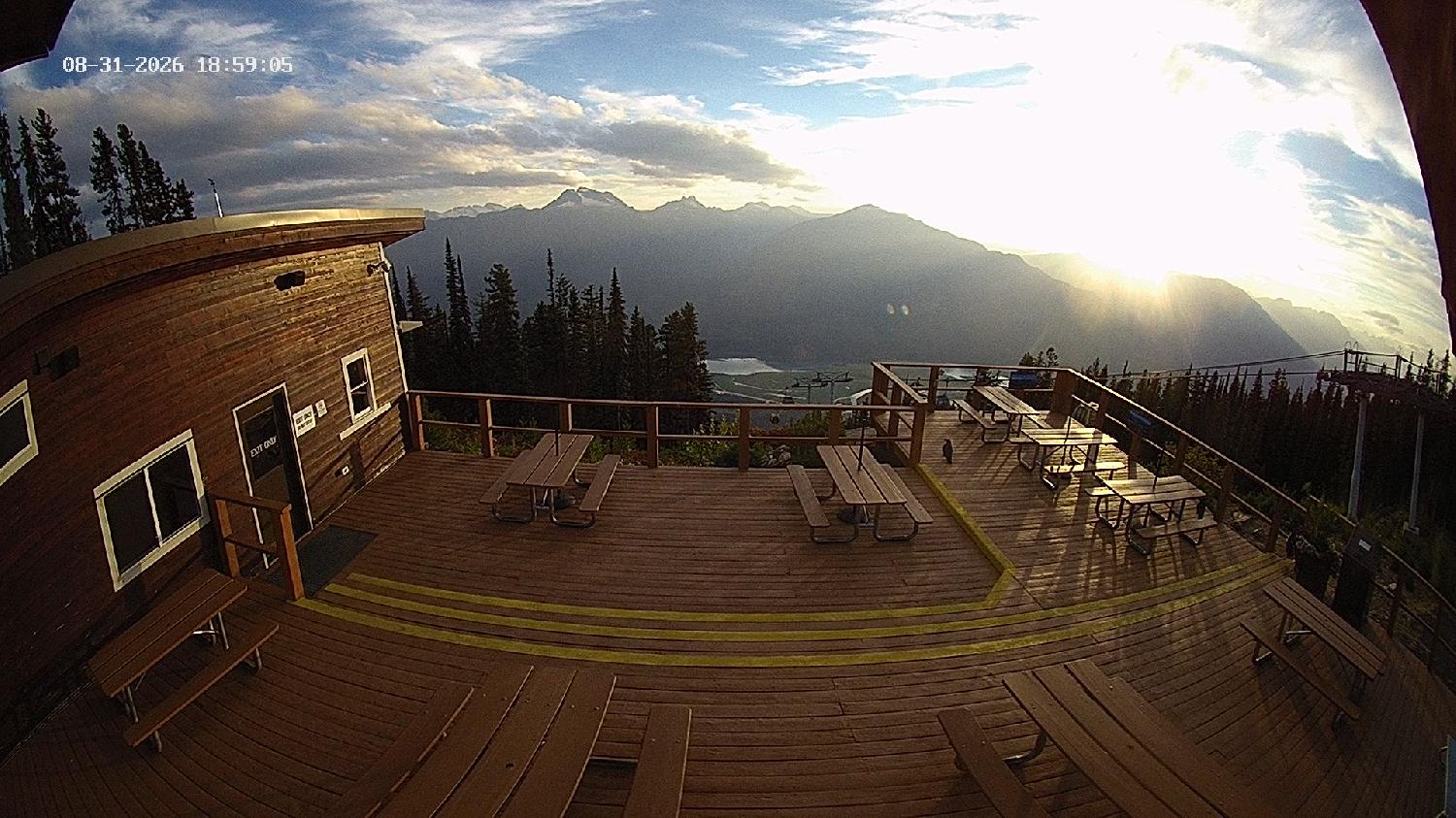Webcam Revelstoke Mountain: Top Upper Gondola