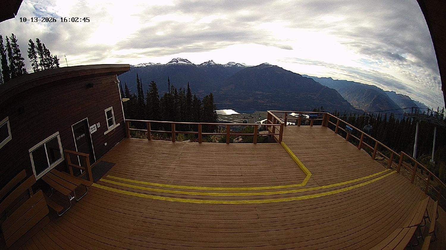 Webcam Revelstoke Mountain: Top Upper Gondola