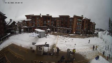 Revelstoke Mountain: Village (revelstokemountainresort.com)