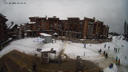 Revelstoke Mountain: Village (revelstokemountainresort.com)