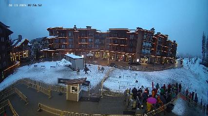 Revelstoke Mountain webcam