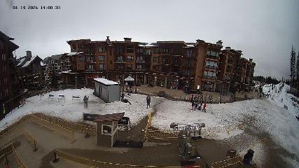 Revelstoke Mountain: Village (revelstokemountainresort.com)