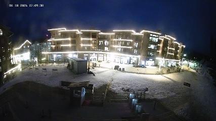 Revelstoke Mountain: Village (revelstokemountainresort.com)