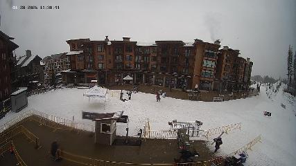 Revelstoke Mountain: Village (revelstokemountainresort.com)