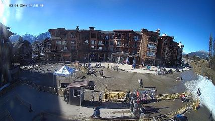 Revelstoke Mountain: Village (revelstokemountainresort.com)