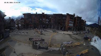 Revelstoke Mountain: Village (revelstokemountainresort.com)