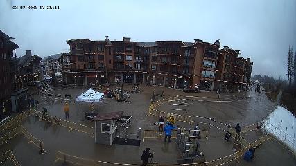 Revelstoke Mountain: Village (revelstokemountainresort.com)