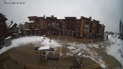 Revelstoke Mountain: Village (revelstokemountainresort.com)