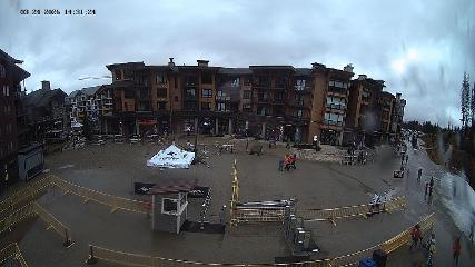 Revelstoke Mountain: Village (revelstokemountainresort.com)