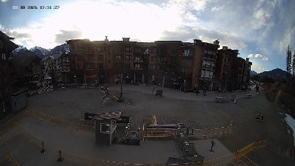 Revelstoke Mountain: Village (revelstokemountainresort.com)