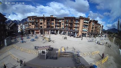 Revelstoke Mountain: Village (revelstokemountainresort.com)