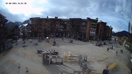 Revelstoke Mountain: Village (revelstokemountainresort.com)