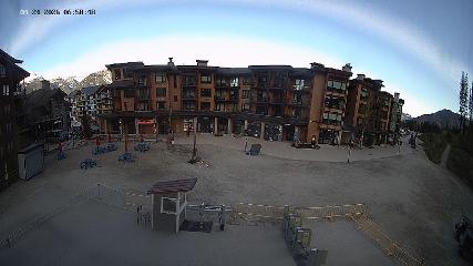 Revelstoke Mountain: Village (revelstokemountainresort.com)