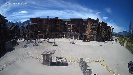 Revelstoke Mountain: Village (revelstokemountainresort.com)