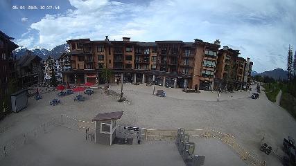 Revelstoke Mountain: Village (revelstokemountainresort.com)