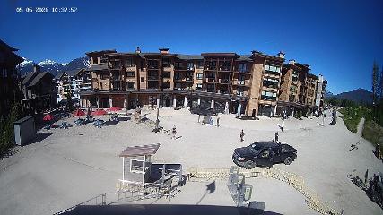 Revelstoke Mountain: Village (revelstokemountainresort.com)
