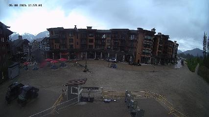 Revelstoke Mountain: Village (revelstokemountainresort.com)