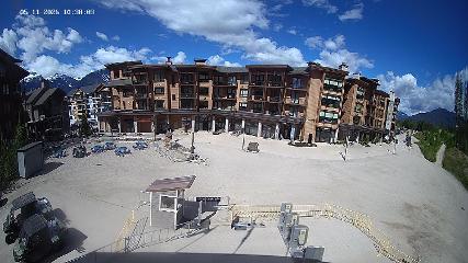 Revelstoke Mountain: Village (revelstokemountainresort.com)