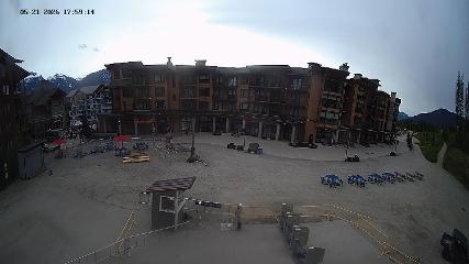 Revelstoke Mountain: Village (revelstokemountainresort.com)