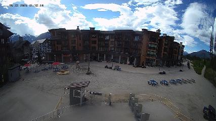 Revelstoke Mountain: Village (revelstokemountainresort.com)