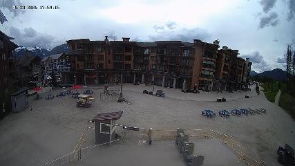 Revelstoke Mountain: Village (revelstokemountainresort.com)