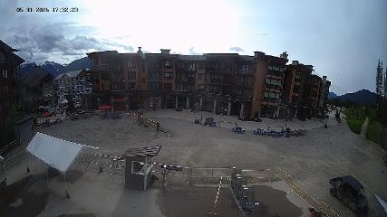 Revelstoke Mountain: Village (revelstokemountainresort.com)