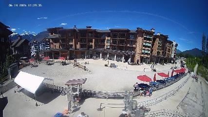 Revelstoke Mountain: Village (revelstokemountainresort.com)