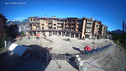 Revelstoke Mountain: Village (revelstokemountainresort.com)