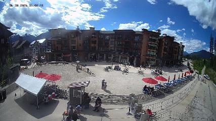 Revelstoke Mountain: Village (revelstokemountainresort.com)