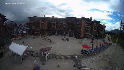 Revelstoke Mountain: Village (revelstokemountainresort.com)