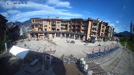 Revelstoke Mountain: Village (revelstokemountainresort.com)