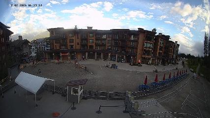 Revelstoke Mountain: Village (revelstokemountainresort.com)