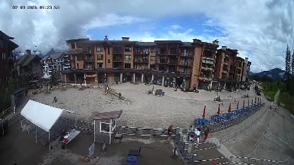 Revelstoke Mountain: Village (revelstokemountainresort.com)
