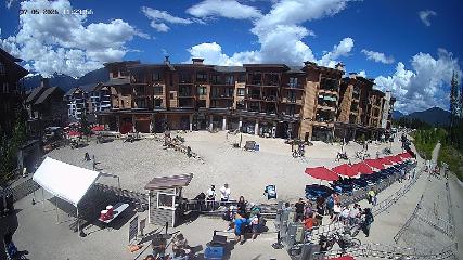 Revelstoke Mountain: Village (revelstokemountainresort.com)