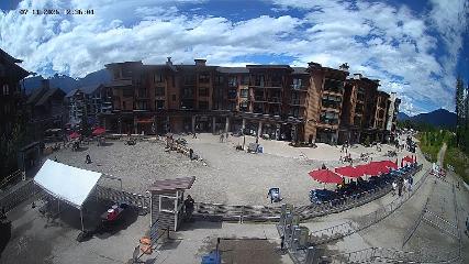 Revelstoke Mountain: Village (revelstokemountainresort.com)