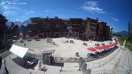 Revelstoke Mountain: Village (revelstokemountainresort.com)