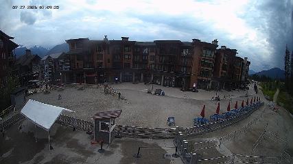 Revelstoke Mountain: Village (revelstokemountainresort.com)