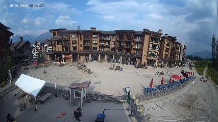 Revelstoke Mountain: Village (revelstokemountainresort.com)