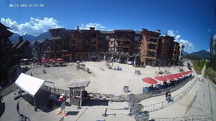 Revelstoke Mountain: Village (revelstokemountainresort.com)