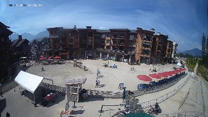 Revelstoke Mountain: Village (revelstokemountainresort.com)