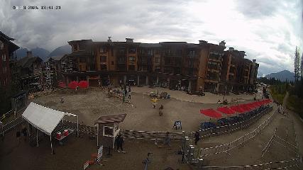 Revelstoke Mountain: Village (revelstokemountainresort.com)