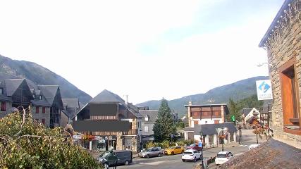Saint Lary: Village  (altiservice.com)