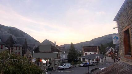 Saint Lary: Village  (altiservice.com)