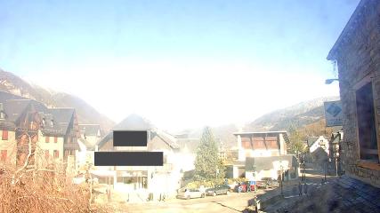 Saint Lary: Village  (altiservice.com)