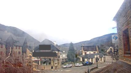 Saint Lary: Village  (altiservice.com)