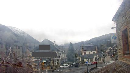 Saint Lary: Village  (altiservice.com)