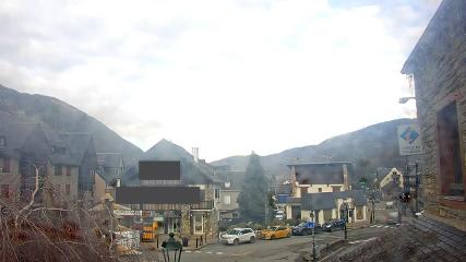 Saint Lary: Village  (altiservice.com)