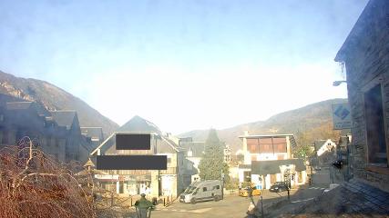 Saint Lary: Village  (altiservice.com)